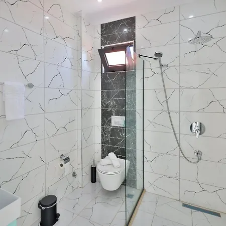 Vilă Esilya *